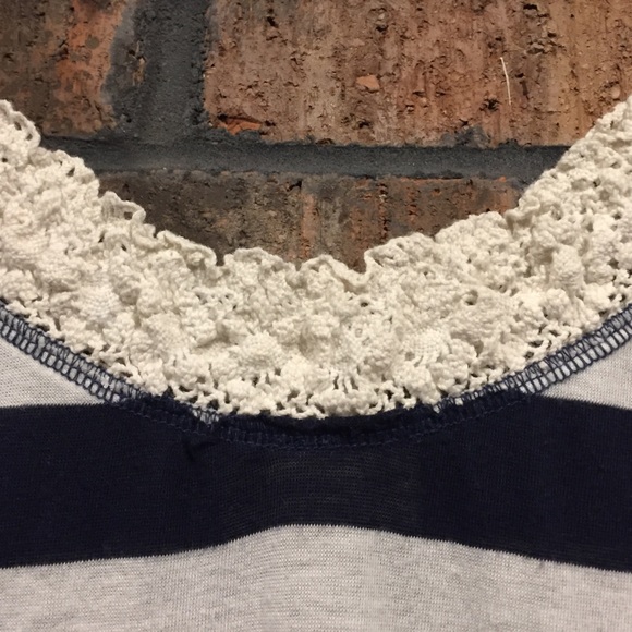 ABERCROMBIE AND FITCH navy and white striped top - Picture 3 of 8